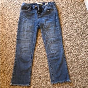 Jeans with fringe bottom